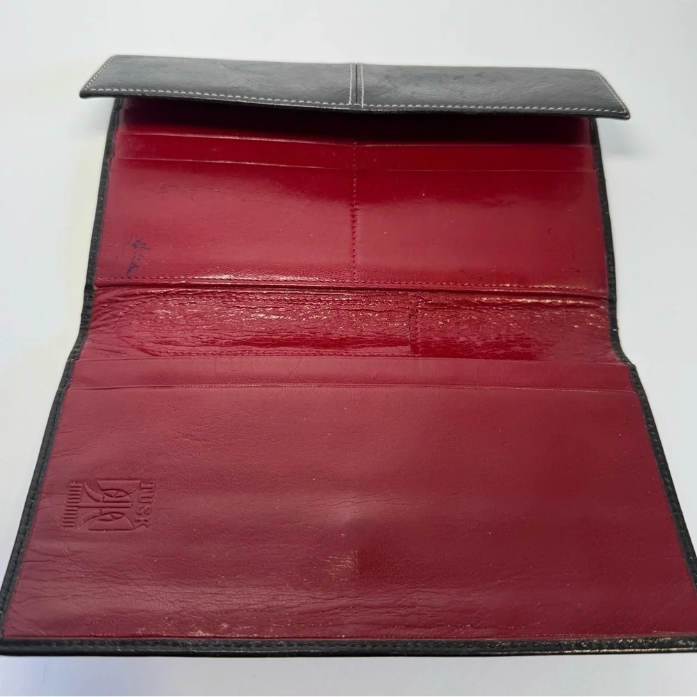 Tusk luxurious black leather wallet